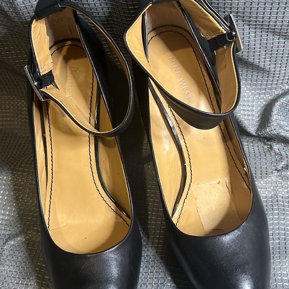 LOVIN’ NINE WEST PUMPS - Picture 4 of 5